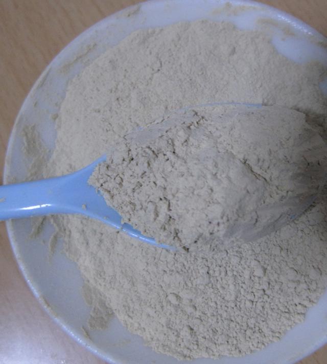 77岁国医气质不输赵雅芝,祛斑养颜三七粉功不