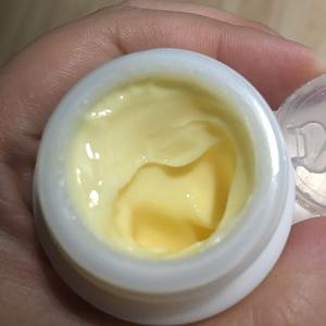 药店有一种医用药膏,有空涂一涂它,比激光祛斑