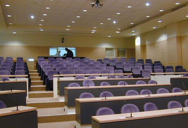 教室坐前排好还是后排好,高考是条线,之前之后