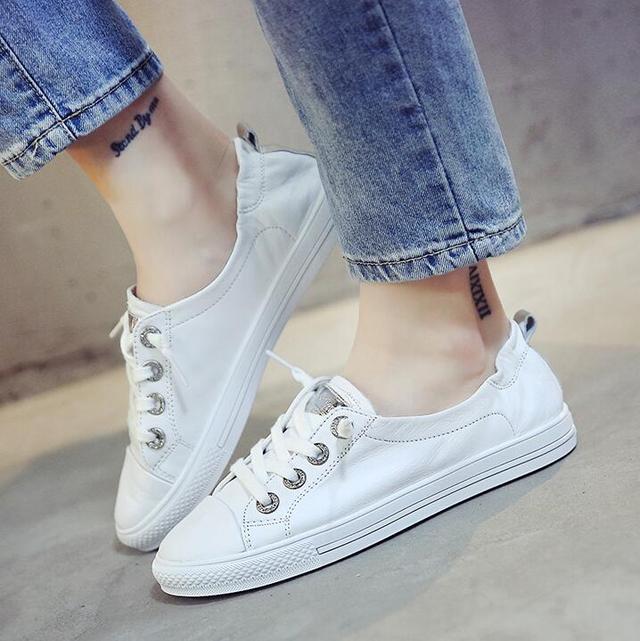 它的简约轻便,总之,小白鞋就是一双无论舒适度还是鞋型都打满分的鞋子