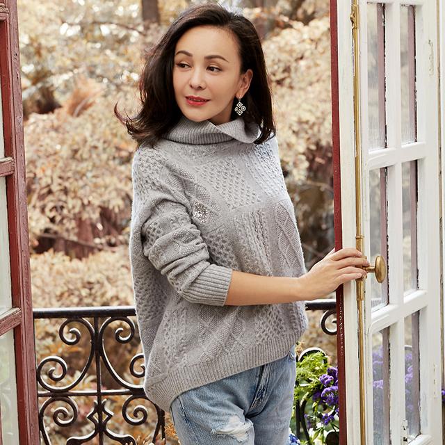 47岁的王琳穿高领毛衣还美的跟少女一样一点看不出像中年人