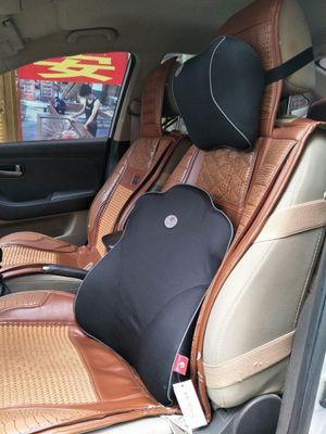 汽车头枕可以随便摆放?难怪不少人有脊椎损伤